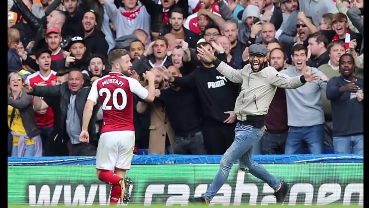 Arsenal Fan Pitch Invasion Fail Was Quite Funny